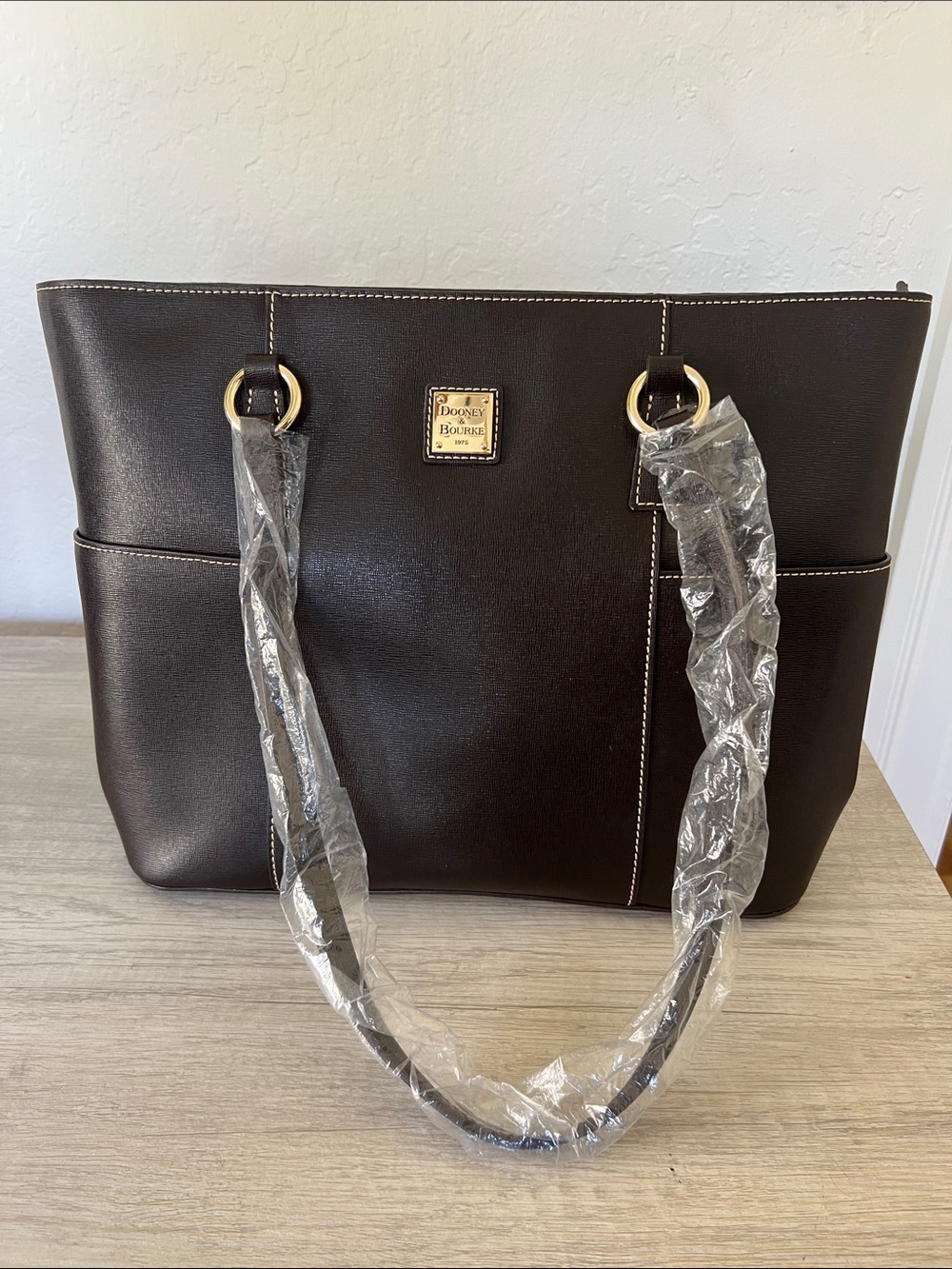 *NWT* Dooney & Bourke Helena Shopper in Dark Brown Saffiano Leather